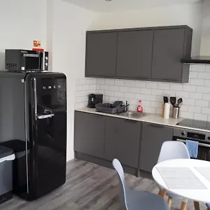 Bright & Stylish Apartment